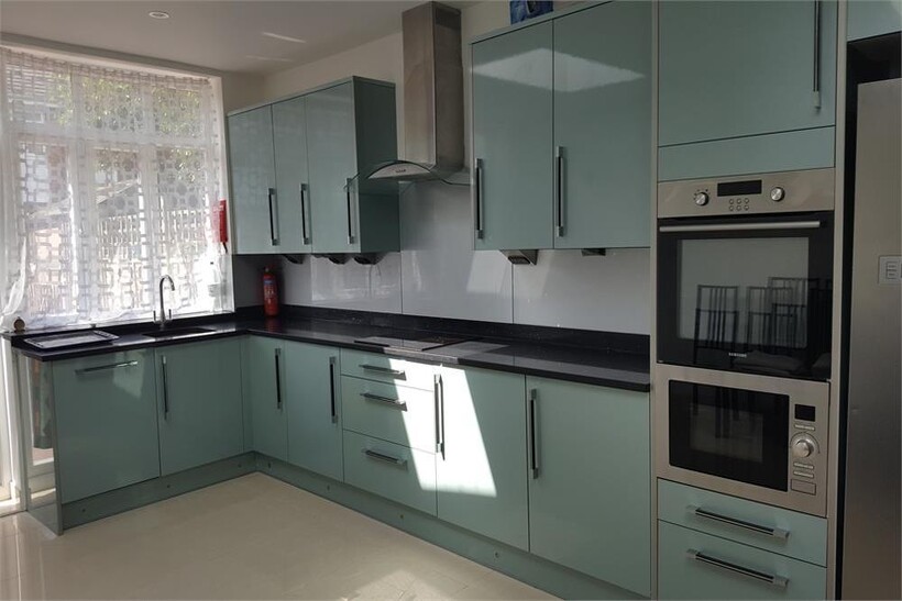 Rostella Road, London 5 bed terraced house to rent - £4,200 pcm (£969 pw)