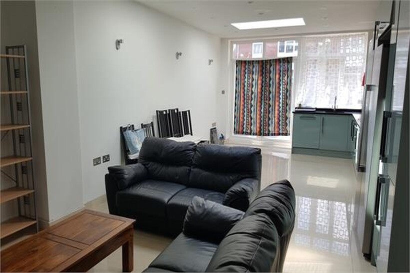 Rostella Road, London 5 bed terraced house to rent - £4,200 pcm (£969 pw)