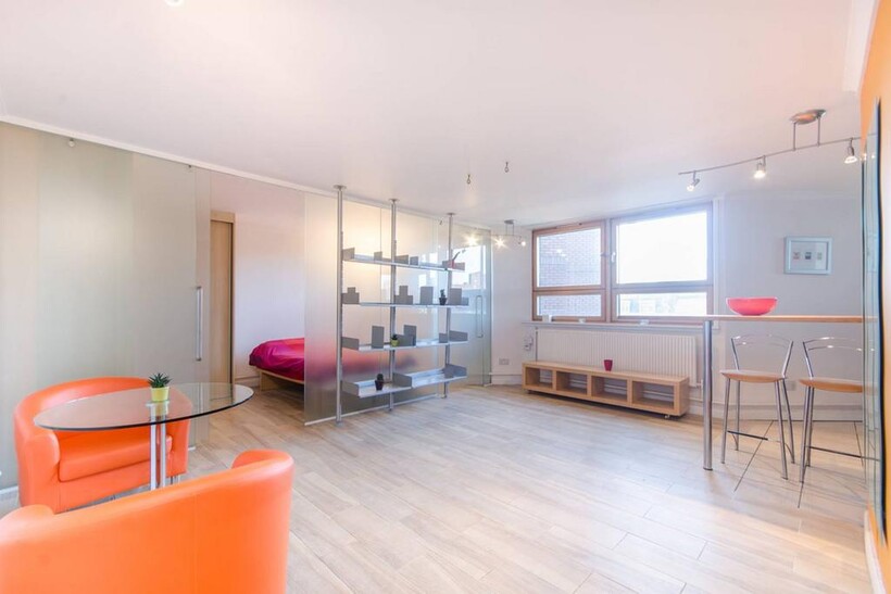 Worlds End Estate, Chelsea, London, SW10 1 bed flat to rent - £1,842 pcm (£425 pw)