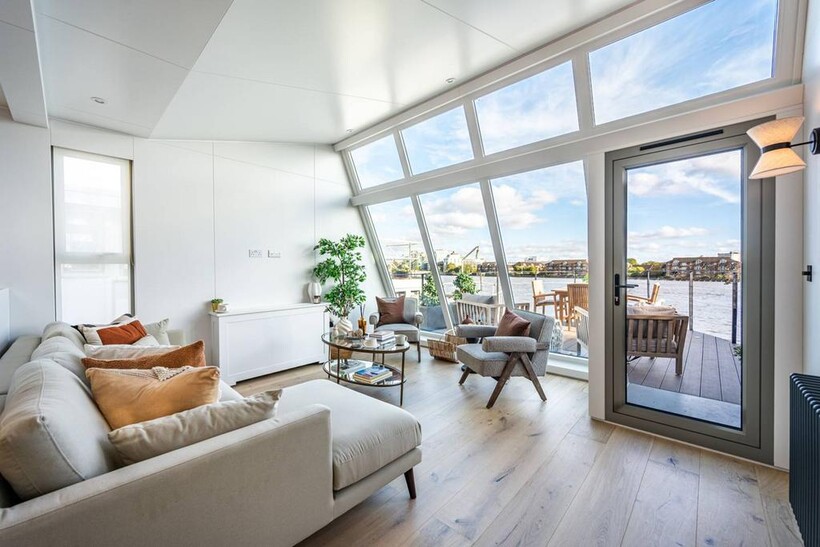 Cheyne Walk, Chelsea, London, SW10 2 bed houseboat to rent - £6,500 pcm (£1,500 pw)
