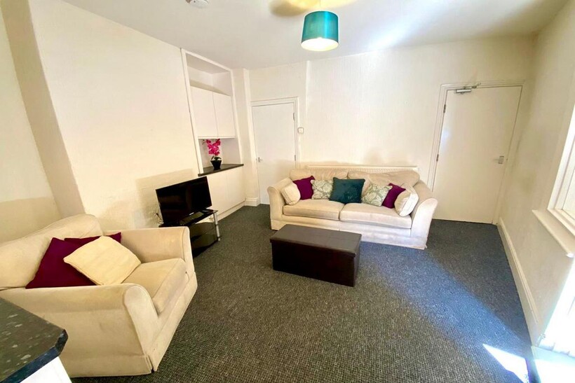 34 Rosedale Rd, Ecclesall 3 bed house share to rent - £399 pcm (£92 pw)