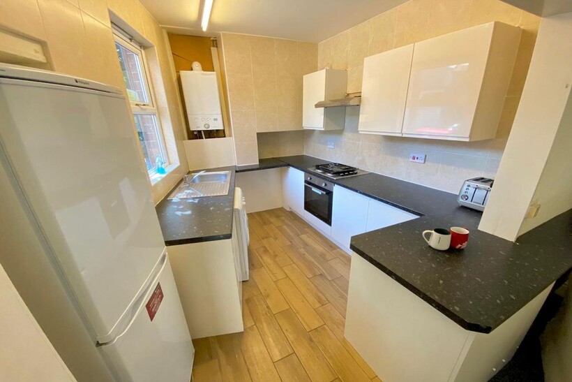 34 Rosedale Rd, Ecclesall 3 bed house share to rent - £399 pcm (£92 pw)
