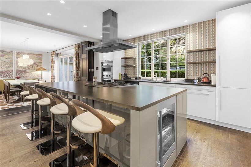 Campden Hill Road, London, W8 6 bed house to rent - £43,333 pcm (£10,000 pw)