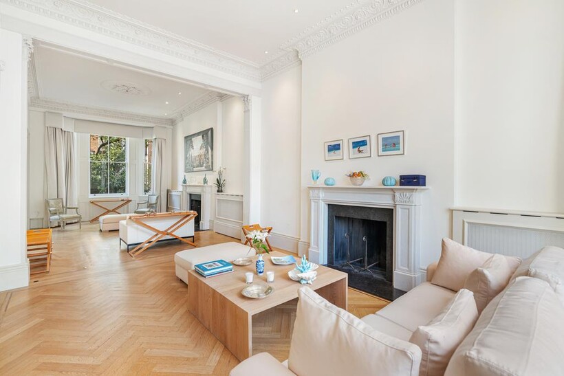 Brunswick Gardens, London W8 5 bed townhouse to rent - £37,917 pcm (£8,750 pw)