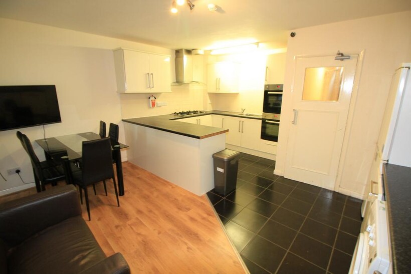 North Sherwood Street, Nottingham NG1 6 bed house share to rent - £375 pcm (£87 pw)