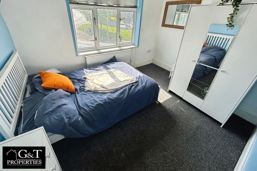 Room 2 Maypole Hill, Halesowen House share to rent - £480 pcm (£111 pw)
