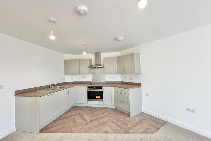 Emmer Drive, Wixams, Bedford, MK45 2 bed apartment to rent - £1,350 pcm (£312 pw)