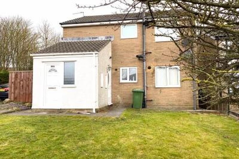 Allendale Road, Sunderland SR3 2 bed terraced house to rent - £595 pcm (£137 pw)