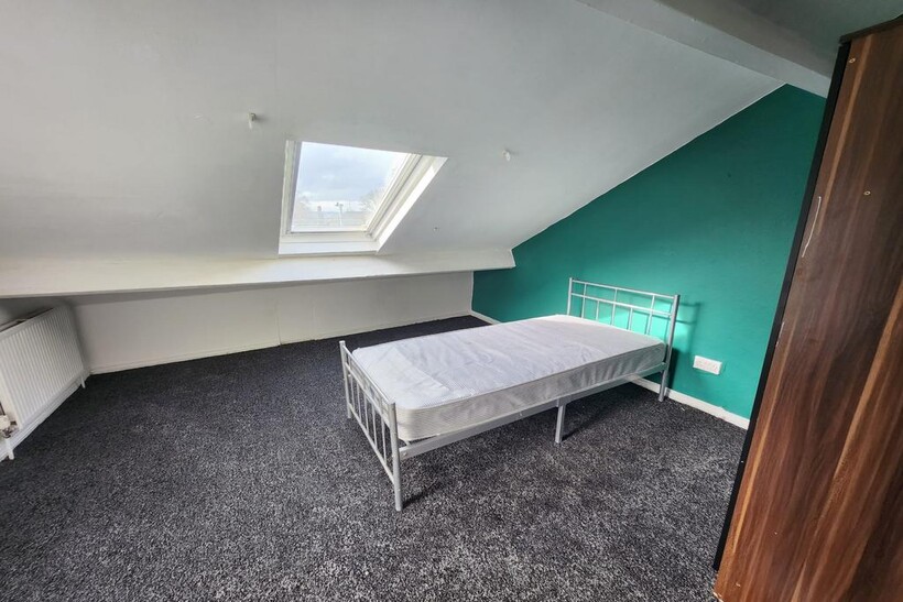113 Little Horton Lane, Bradford, BD5 0 BU