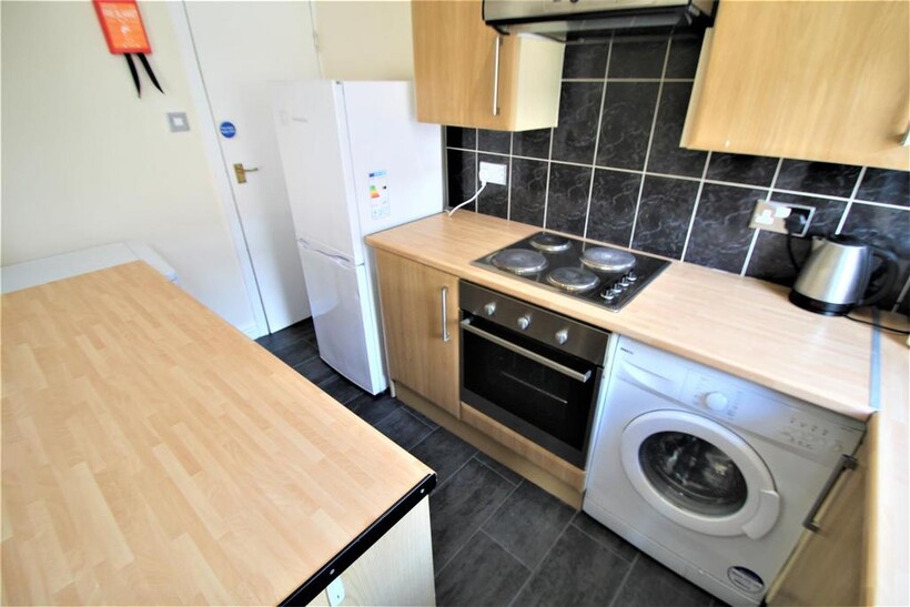 Broomfield Terrace, Burley, Leeds... 4 bed terraced house to rent - £1,837 pcm (£424 pw)