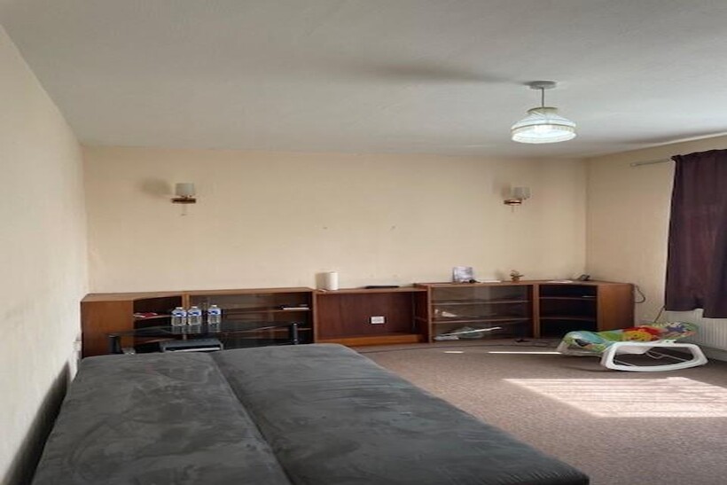 College Road, Harrow Weald HA3 1 bed flat to rent - £1,250 pcm (£288 pw)