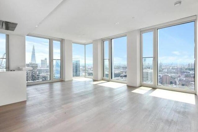 Southbank Tower 55 Upper Ground... 2 bed flat to rent - £6,250 pcm (£1,442 pw)