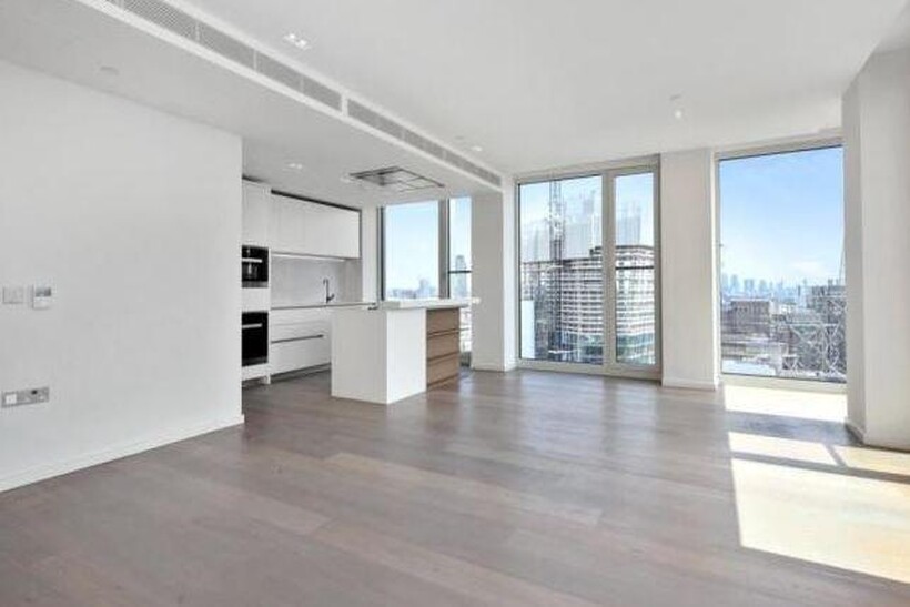 Southbank Tower 55 Upper Ground... 2 bed flat to rent - £6,250 pcm (£1,442 pw)
