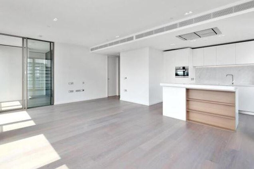 Southbank Tower 55 Upper Ground... 2 bed flat to rent - £6,250 pcm (£1,442 pw)
