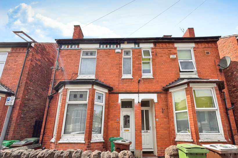 Teversal Avenue, NG7 4 bed terraced house to rent - £440 pcm (£102 pw)