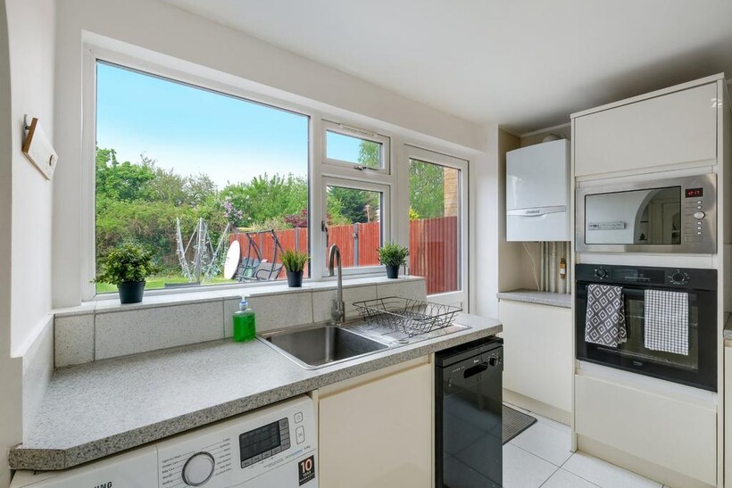 SL3 Ember Rd 19 5 bed semi-detached house to rent - £6,000 pcm (£1,385 pw)