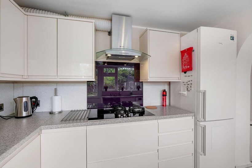 SL3 Ember Rd 19 5 bed semi-detached house to rent - £6,000 pcm (£1,385 pw)