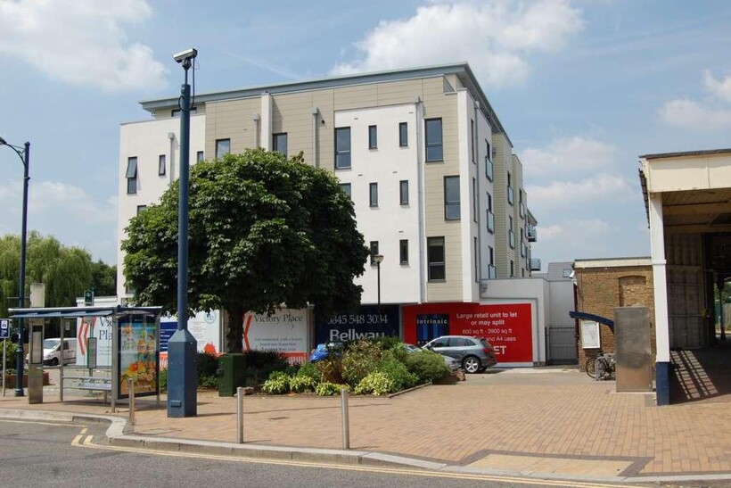 ADDLESTONE 2 bed apartment to rent - £1,525 pcm (£352 pw)