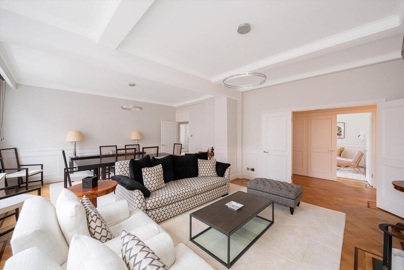 George Street, Marylebone, London, W1H 4 bed flat to rent - £9,750 pcm (£2,250 pw)