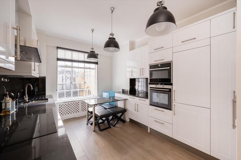 George Street, Marylebone, London, W1H 4 bed flat to rent - £9,750 pcm (£2,250 pw)