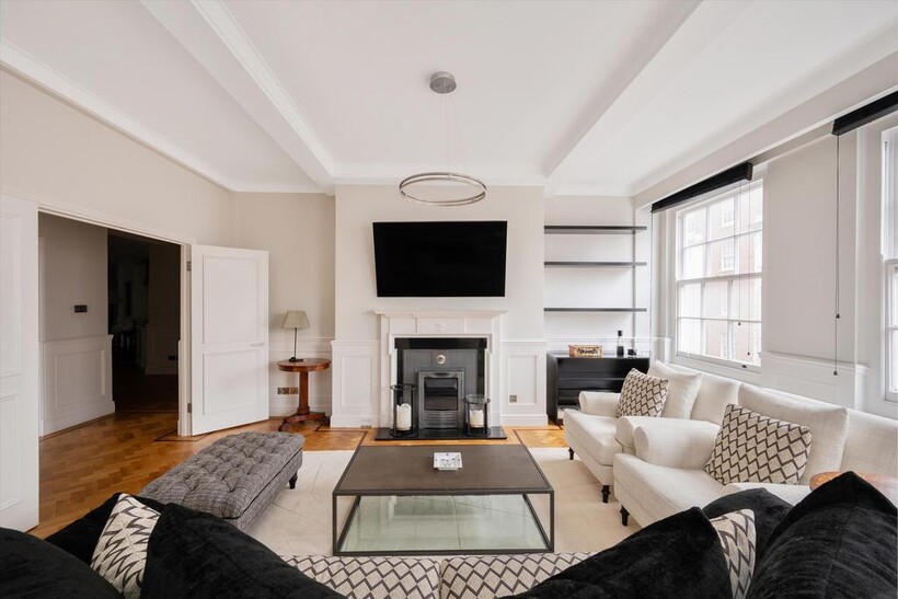 George Street, Marylebone, London, W1H 4 bed flat to rent - £9,750 pcm (£2,250 pw)