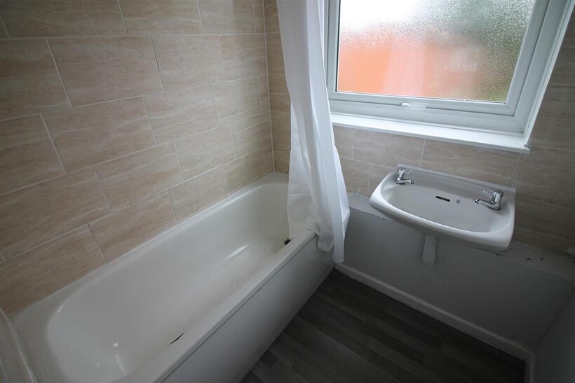 St Johns Close, Hyde Park, Leeds 3 bed house to rent - £1,350 pcm (£312 pw)