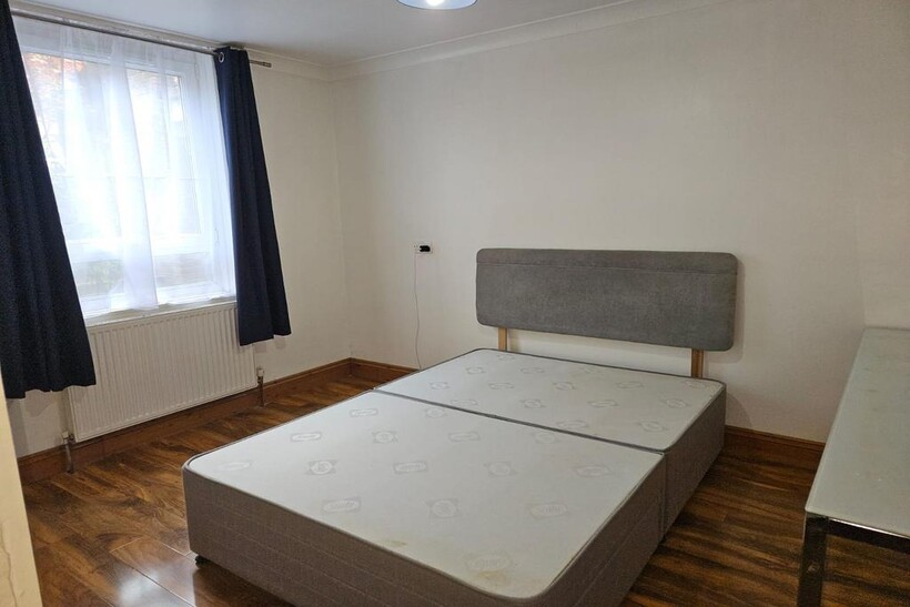 Fenton Close, London, SW9 1 bed flat to rent - £1,750 pcm (£404 pw)