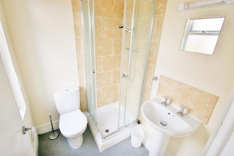 Hesketh Avenue, Kirkstall, Leeds, LS5... 1 bed in a house share to rent - £628 pcm (£145 pw)