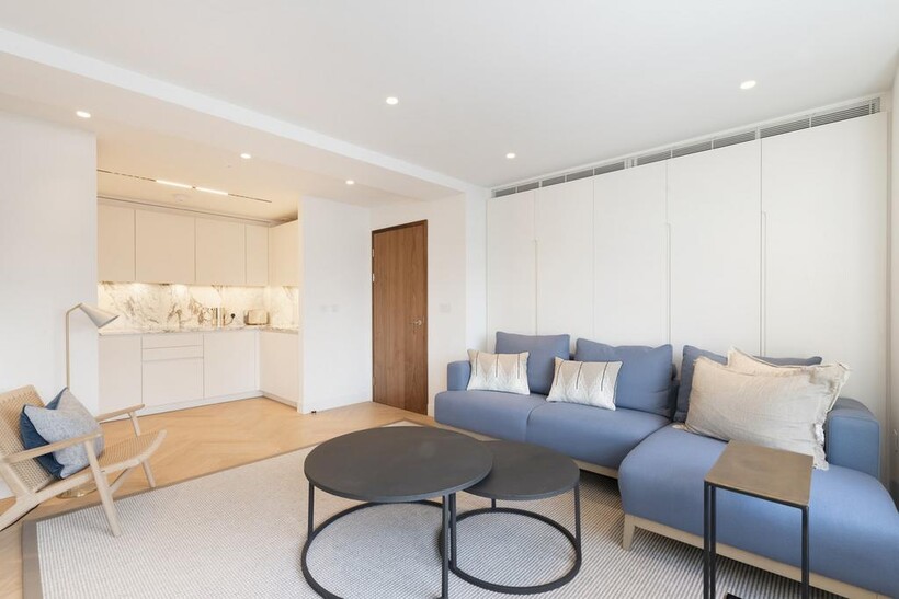 Sherwood Street, London, W1F 7 2 bed apartment to rent - £5,178 pcm (£1,195 pw)