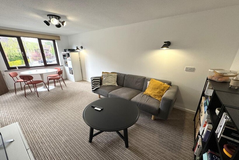 Deanery Close, East Finchley, N2 2 bed flat to rent - £1,830 pcm (£422 pw)