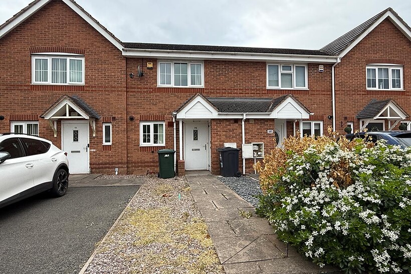 Squires Grove, Willenhall WV12 2 bed townhouse to rent - £990 pcm (£228 pw)