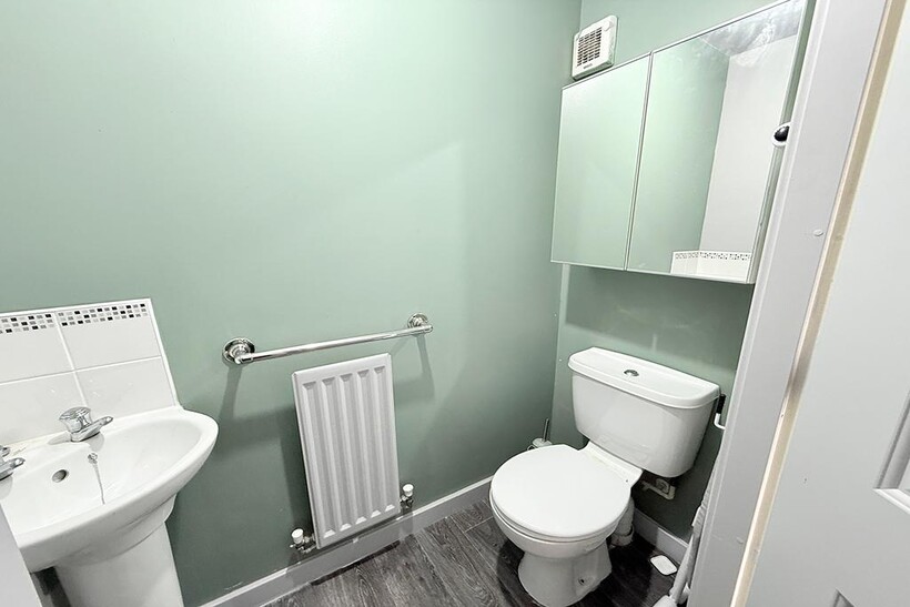 Squires Grove, Willenhall WV12 2 bed townhouse to rent - £990 pcm (£228 pw)
