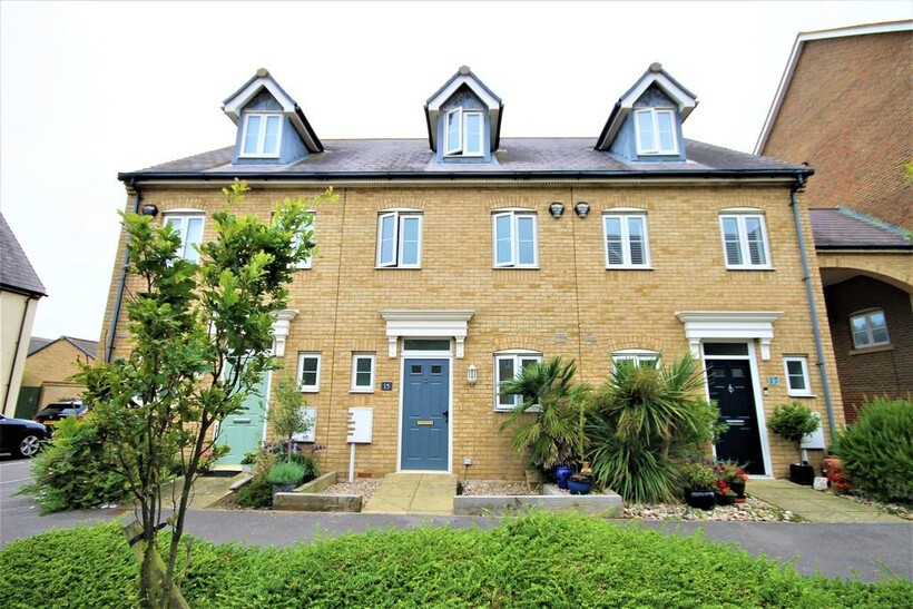 Sea Spray Avenue, Shoreham-by-Sea BN43 3 bed townhouse to rent - £1,895 pcm (£437 pw)