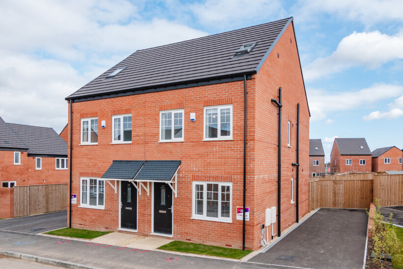 at Wellington Park, Wigham Close... 3 bed house to rent - £1,225 pcm (£283 pw)
