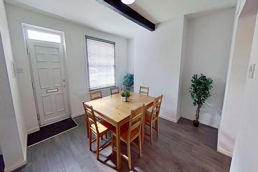 176-178, Mansfield Road, Nottingham... 1 bed townhouse to rent - £520 pcm (£120 pw)