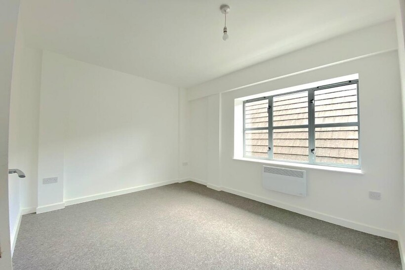Wilks Walk, Grange Park, Northampton NN4 1 bed apartment to rent - £720 pcm (£166 pw)