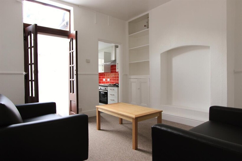 Hunter House Road, Sheffield, S11 8TW 3 bed terraced house to rent - £375 pcm (£87 pw)