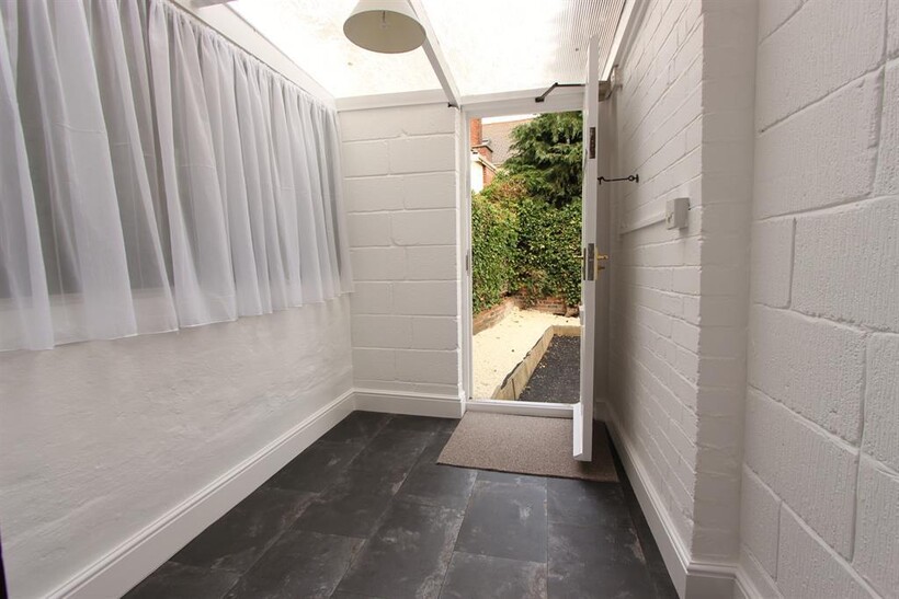 Hunter House Road, Sheffield, S11 8TW 3 bed terraced house to rent - £375 pcm (£87 pw)