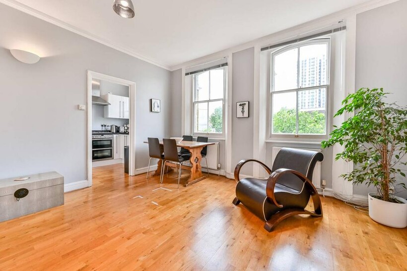 King Henry's Road, Primrose Hill... 2 bed flat to rent - £4,600 pcm (£1,062 pw)