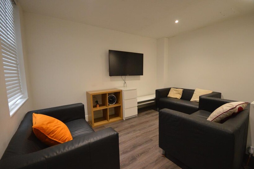 78, Hannan Road L6 6 bed terraced house to rent - £477 pcm (£110 pw)