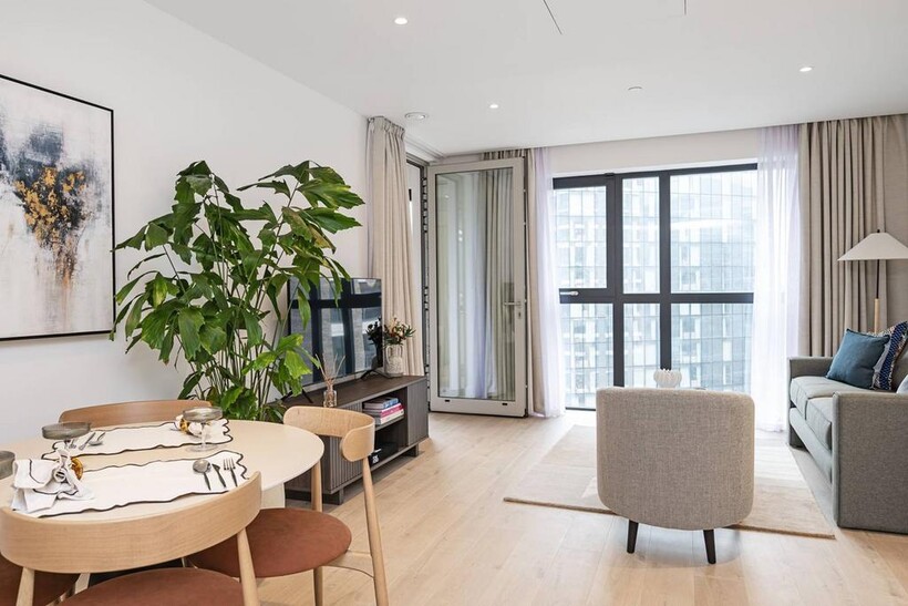 Alma, New Drum Street, Aldgate... 2 bed flat to rent - £4,620 pcm (£1,066 pw)