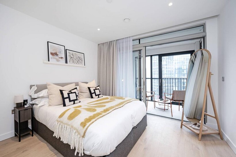 Alma, New Drum Street, Aldgate... 2 bed flat to rent - £4,620 pcm (£1,066 pw)