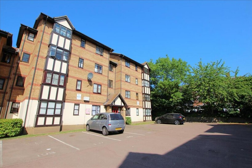 Somerset Gardens, Creighton Road... 1 bed flat to rent - £1,300 pcm (£300 pw)