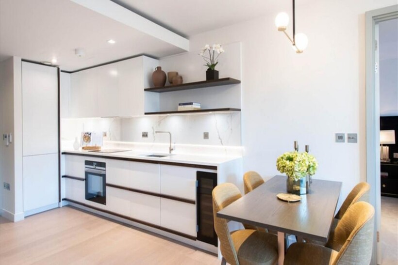 Edgware Road, London W2 2 bed flat to rent - £6,742 pcm (£1,556 pw)