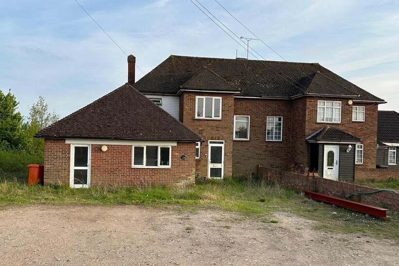 Shepherds Hill, Romford, RM3 3 bed semi-detached house to rent - £3,750 pcm (£865 pw)