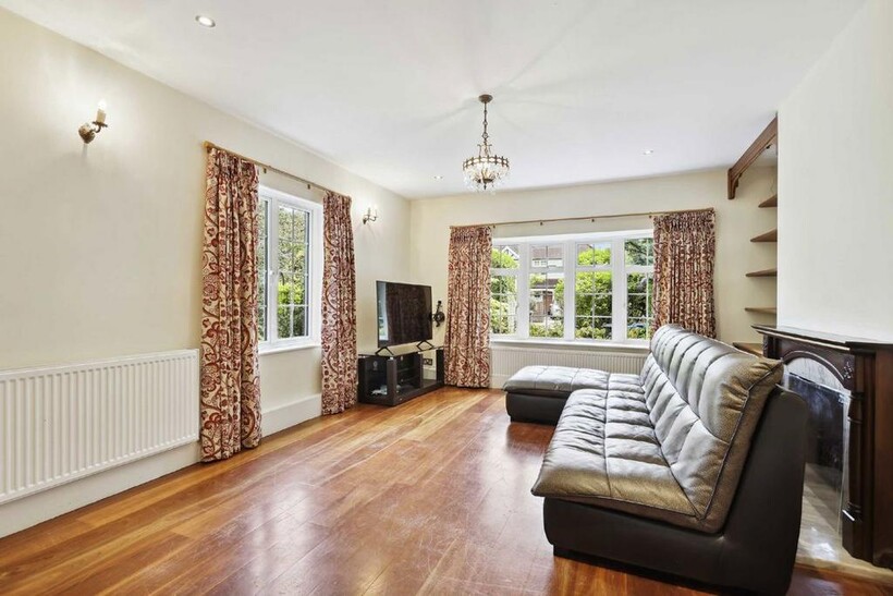 Cambridge Avenue, New Malden KT3 4 bed semi-detached house to rent - £4,095 pcm (£945 pw)