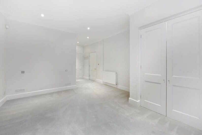 Egerton Gardens, London, SW3 3 bed flat to rent - £7,150 pcm (£1,650 pw)