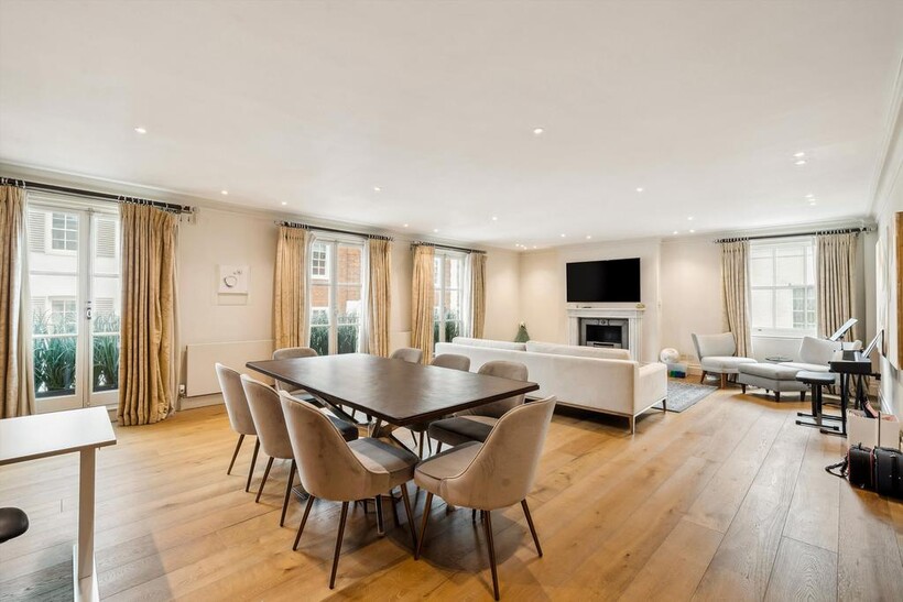 Montpelier Walk, London, SW7 4 bed townhouse to rent - £21,450 pcm (£4,950 pw)