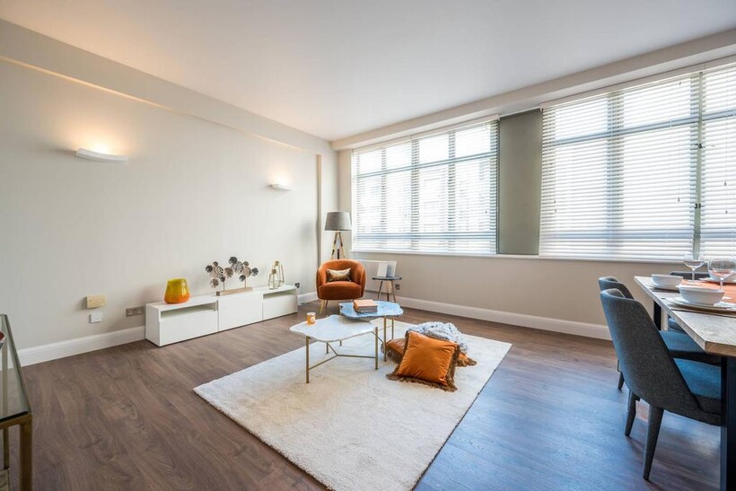 City Road, Old Street, London, EC1V 2 bed flat to rent - £3,551 pcm (£819 pw)
