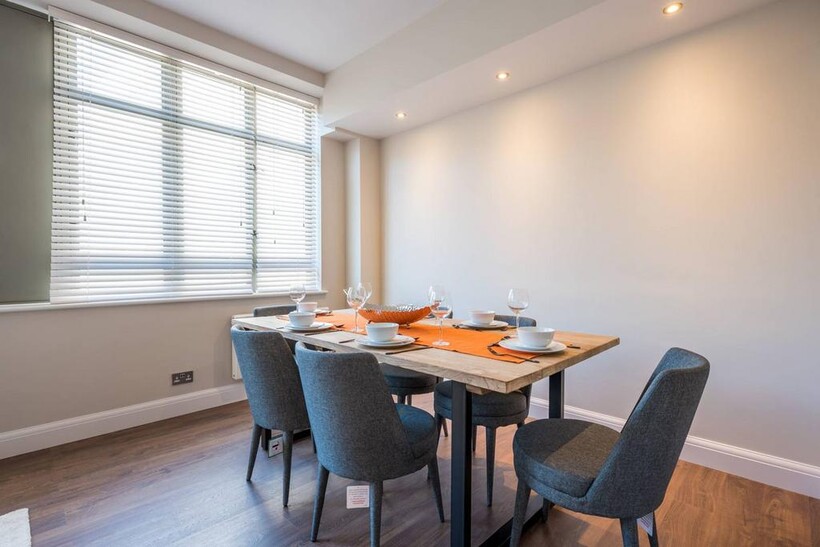 City Road, Old Street, London, EC1V 2 bed flat to rent - £3,551 pcm (£819 pw)